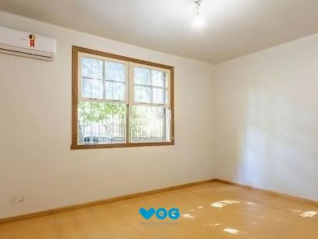 Imagem 5: Apartamento no bairro Petrópolis de 2 dormitórios térreo com pátio DESOCUPADO