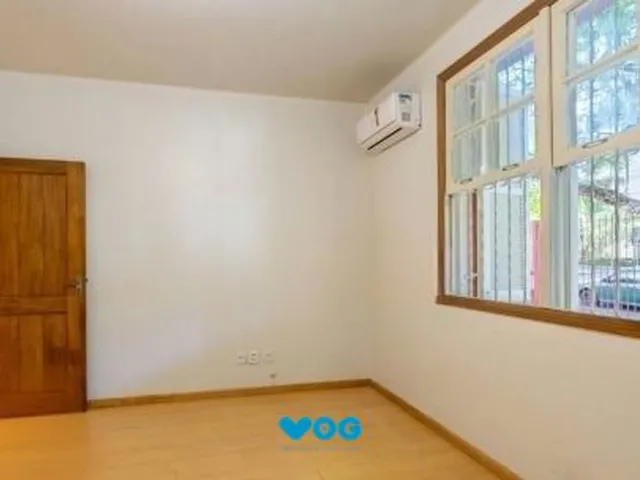 Imagem 9: Apartamento no bairro Petrópolis de 2 dormitórios térreo com pátio DESOCUPADO