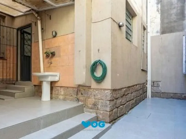 Imagem 6: Apartamento no bairro Petrópolis de 2 dormitórios térreo com pátio DESOCUPADO