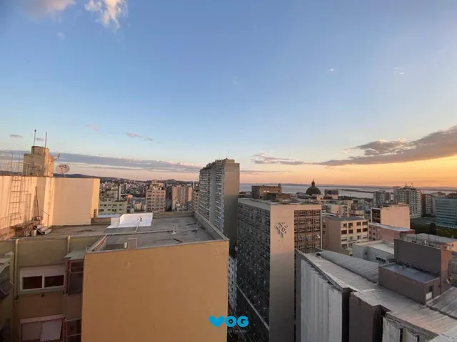 Imagem 14: JK mobiliado com sacada e vista na Borges de Medeiros no Centro Historico