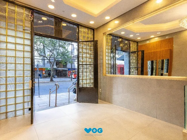 Imagem 4: JK mobiliado com sacada e vista na Borges de Medeiros no Centro Historico