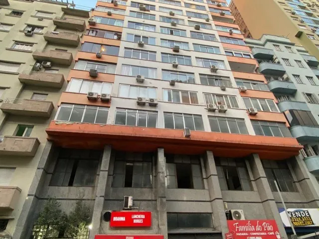 Imagem 15: JK mobiliado com sacada e vista na Borges de Medeiros no Centro Historico