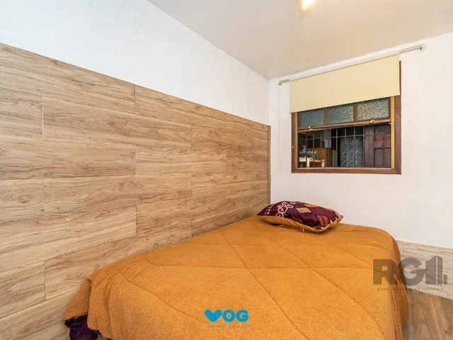 Imagem 4: Casa no Partenon com 4 dormitórios e 4 vagas DESOCUPADA