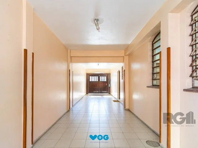 Imagem 9: Casa no Partenon com 4 dormitórios e 4 vagas DESOCUPADA