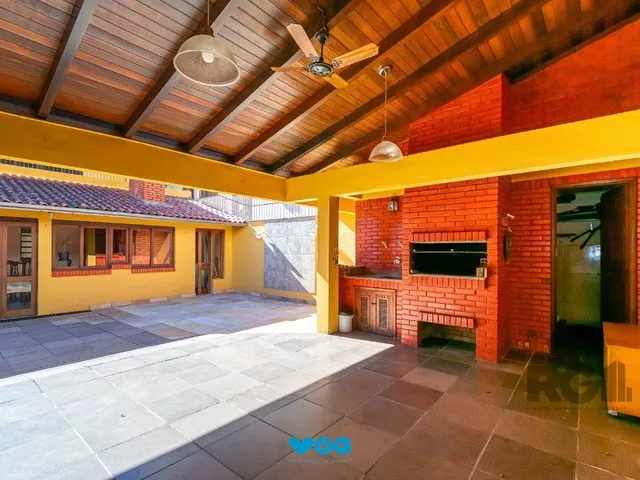 Imagem 15: Casa no Partenon com 4 dormitórios e 4 vagas DESOCUPADA