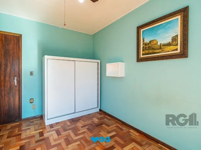 Imagem 7: Casa no Partenon com 4 dormitórios e 4 vagas DESOCUPADA