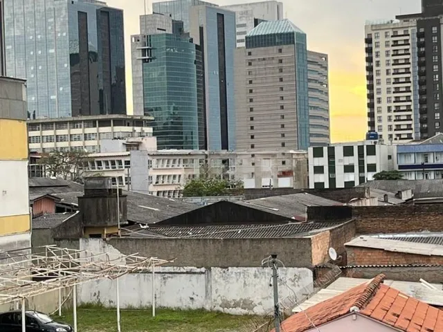 Imagem 10: Apartamento com 1 Suite, sacada e 1 vaga de garagem no bairro Cidade Baixa