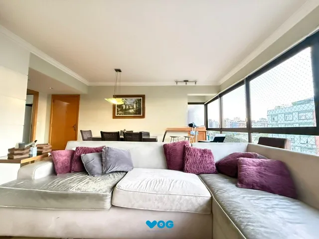 Imagem 4: Apartamento Impecável com Vista Panorâmica, 2 Suítes e Living Ampliado