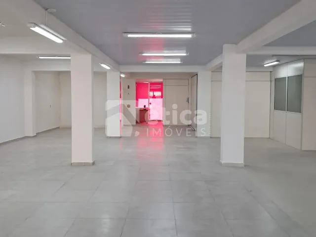 Imagem: Prédio Comercial com 300 m2 estilo loja