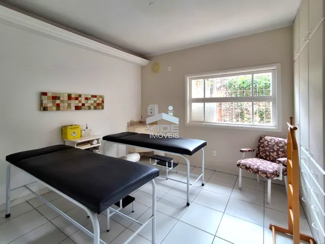 Imagem 16: CASA RESIDENCIAL E/OU COMERCIAL ZONEAMENTO ZM4 A VENDA COM 7 QUARTOS E ESPAÇO PARA