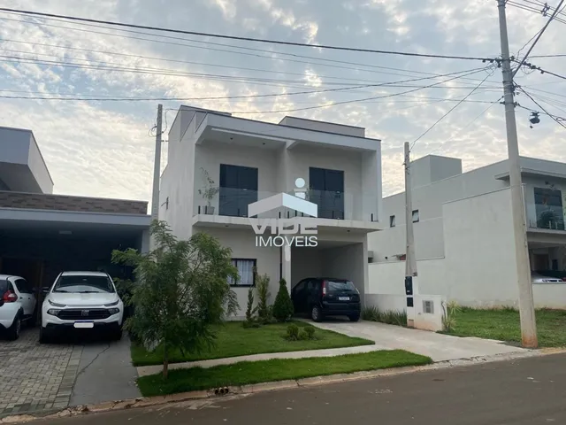 Imagem: A casa em condomínio possui 3 Dormitórios, 2 Suítes, 4