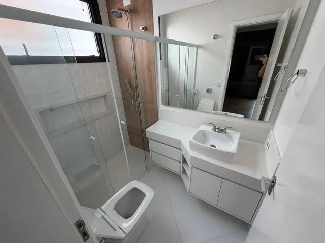 Imagem 9: Imperdível Casa em Condomínio à Venda - 4 quartos, 4 suítes, 2 salas, 6 banheiros, 4