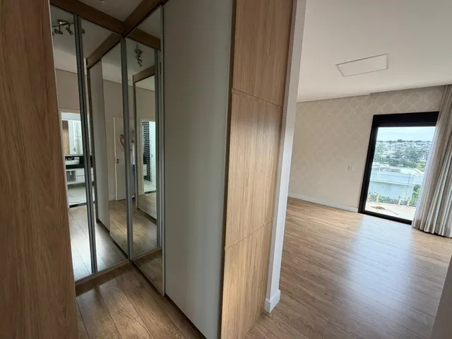 Imagem 13: Imperdível Casa em Condomínio à Venda - 4 quartos, 4 suítes, 2 salas, 6 banheiros, 4