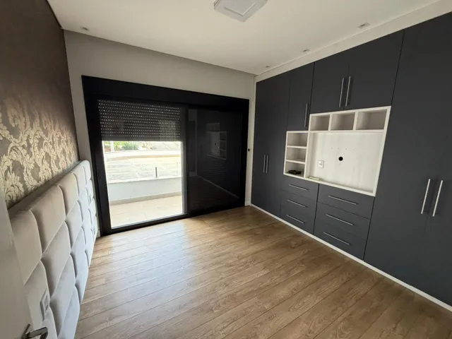 Imagem 11: Imperdível Casa em Condomínio à Venda - 4 quartos, 4 suítes, 2 salas, 6 banheiros, 4