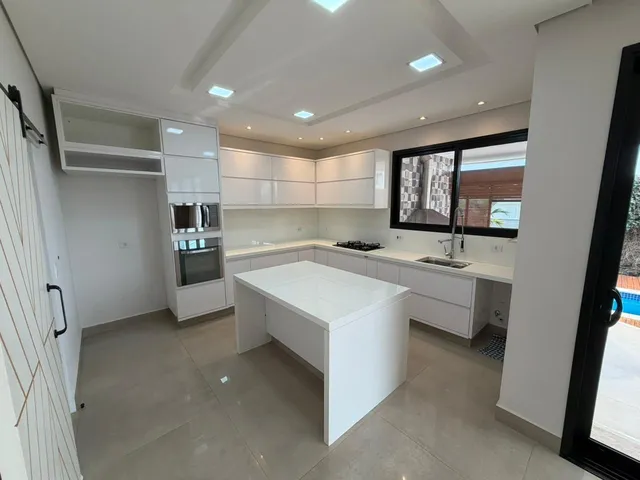 Imagem 3: Imperdível Casa em Condomínio à Venda - 4 quartos, 4 suítes, 2 salas, 6 banheiros, 4