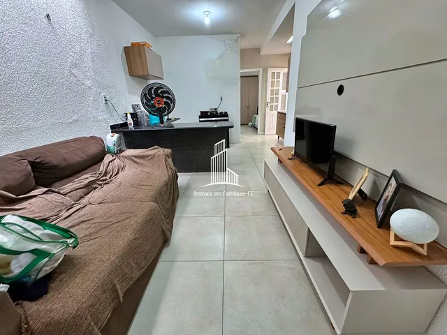 Imagem: A casa possui 5 Dormitórios, 1 Suíte, 2 Banheiros, 1 Vaga