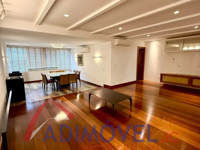 Imagem 2: Apartamento na Praia do Canto! Com 4 Quartos, 1 Suíte, 2 Vagas, 160m².!