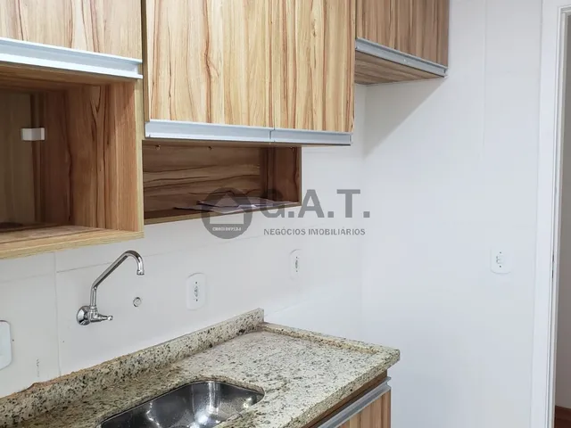 Imagem: O apartamento possui 2 Dormitórios, 1 Banheiro, 2 Vagas na