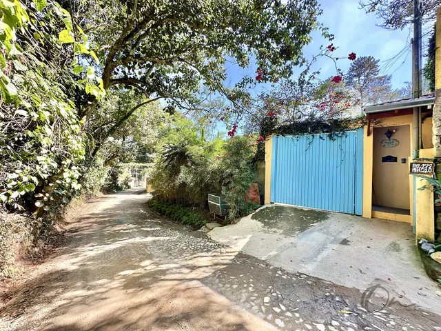 Imagem 2: Casa Térrea em Condomínio Estilo Campo com Jardim e Piscina em Jardim Colibri, Cotia, SP