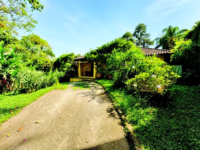 Imagem 4: Casa Térrea em Condomínio Estilo Campo com Jardim e Piscina em Jardim Colibri, Cotia, SP