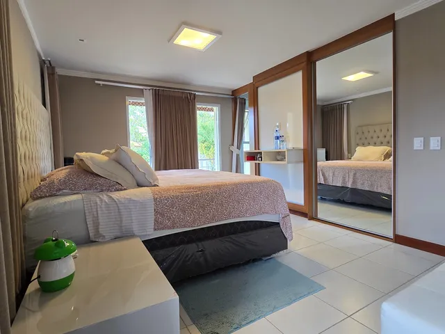 Imagem 9: Maravilhosa casa Duplex, Nascente, 4 suítes, Área de Lazer Fantástica, Condomínio