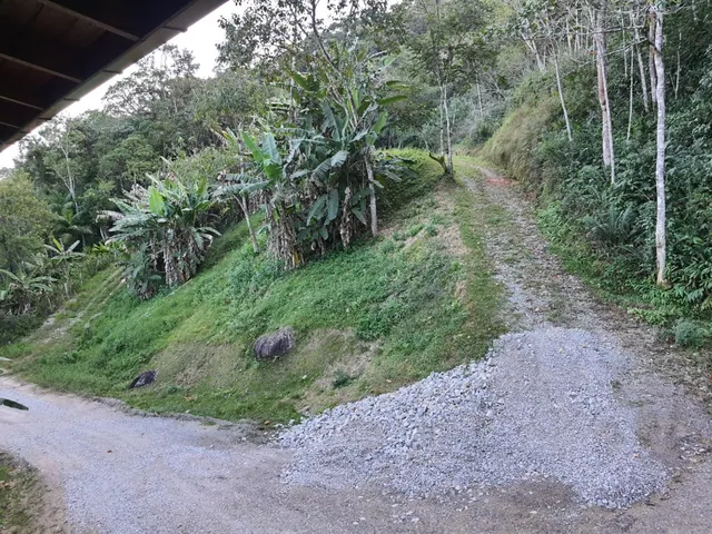 Imagem 4: Chácara à venda em Santo Amaro da Imperatriz-SC: Refúgio de Paz e Conforto no Bairro