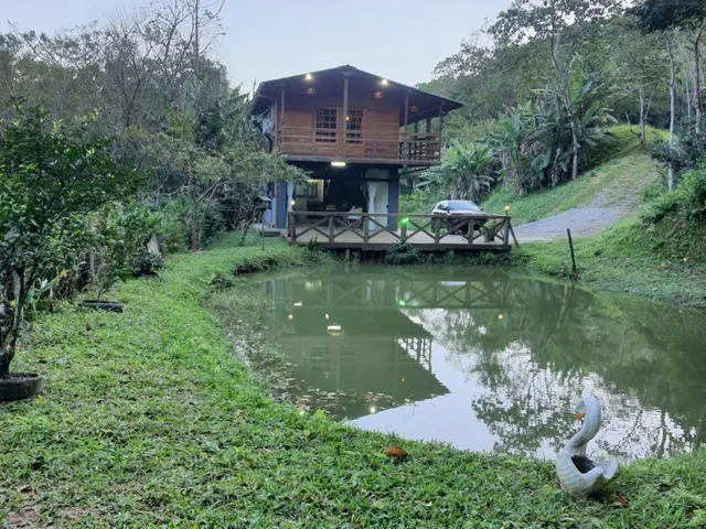 Imagem 5: Chácara à venda em Santo Amaro da Imperatriz-SC: Refúgio de Paz e Conforto no Bairro