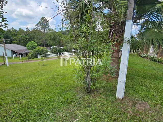 Imagem 3: Casa com amplo terreno e potencial comercial à venda, Linha Santa Cruz