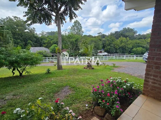 Imagem 6: Casa com amplo terreno e potencial comercial à venda, Linha Santa Cruz