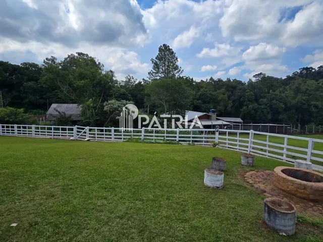 Imagem 2: Casa com amplo terreno e potencial comercial à venda, Linha Santa Cruz