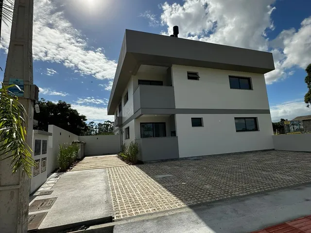 Imagem: A casa possui 2 Dormitórios, 1 Suíte, 1 Vaga na garagem,