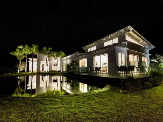 Imagem: O terreno possui 360m² de Área Privada e está localizado