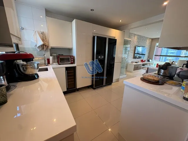 Imagem 6: Apartamento 4 suítes sendo 1 suíte master com varanda na Vitoria com 180m2