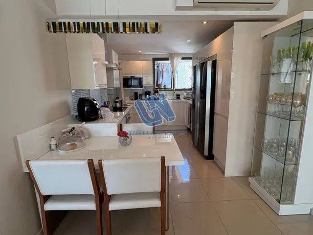 Imagem 8: Apartamento 4 suítes sendo 1 suíte master com varanda na Vitoria com 180m2