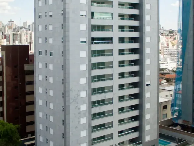 Imagem: O apartamento possui 4 Dormitórios, 2 Suítes, 4 Banheiros
