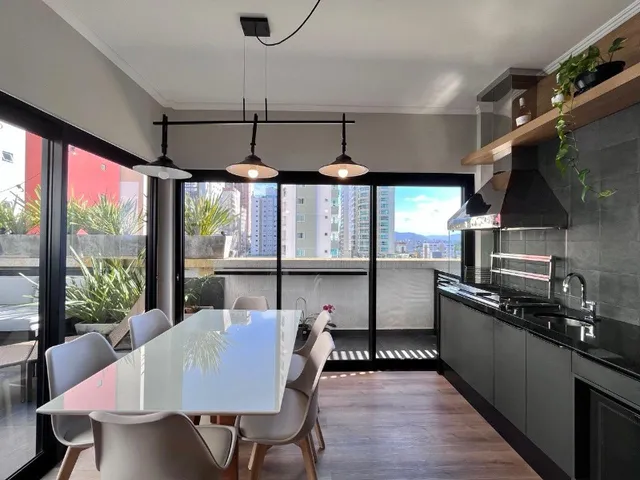 Imagem 2: LINDA COBERTURA DUPLEX COM HIDROMASSAGEM EM BALNEÁRIO CAMBORIÚ ESTUDA PERMUTA ITAJAI
