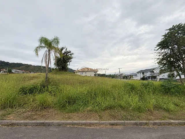 Imagem: O terreno possui 450m² de Área e está localizado em
