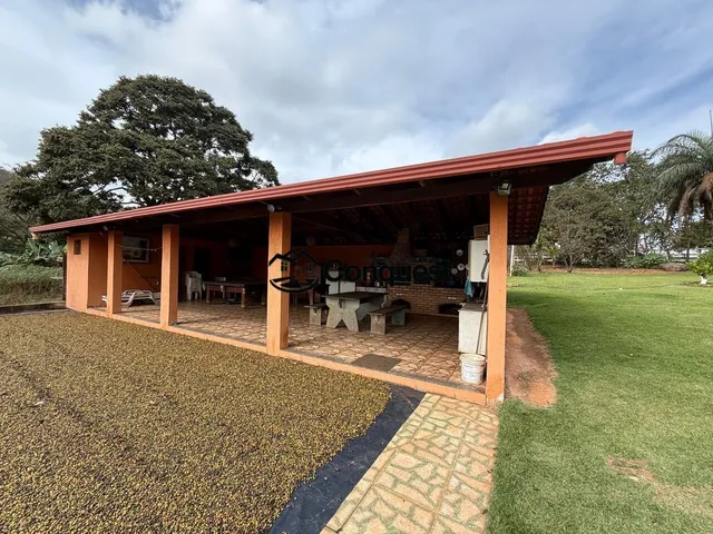 Imagem 2: LINDA CHÁCARA EM BRUMADINHO - DIVISA - IGARAPÉ 5.700 m² 7 QUARTOS PISCINA