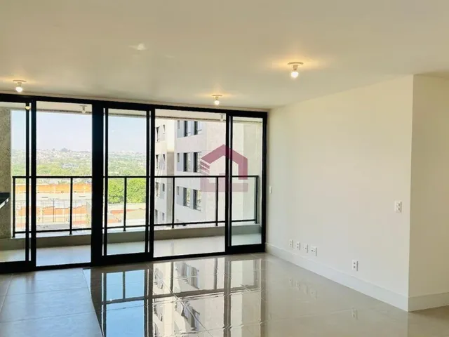 Imagem: O apartamento possui 4 Dormitórios, 2 Suítes, 4 Banheiros