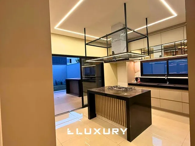 Imagem 2: Casa com suíte master e piscina no Jardim Veneza