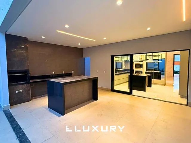 Imagem 4: Casa com suíte master e piscina no Jardim Veneza