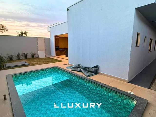 Imagem 10: Casa com suíte master e piscina no Jardim Veneza