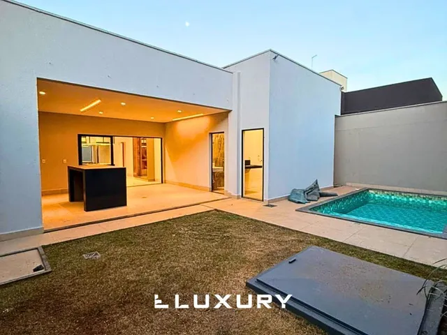 Imagem 15: Casa com suíte master e piscina no Jardim Veneza