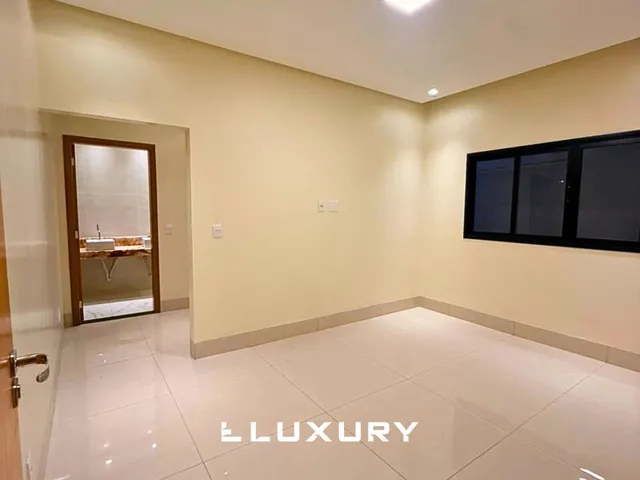 Imagem 8: Casa com suíte master e piscina no Jardim Veneza