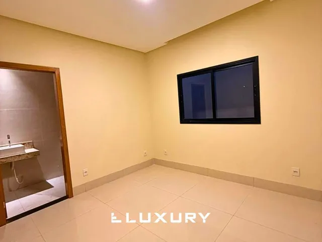 Imagem 13: Casa com suíte master e piscina no Jardim Veneza