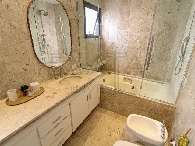 Imagem 16: Apartamento de Luxo à Venda ao lado do Fasano no Itaim Bibi - São Paulo-SP: Reformado