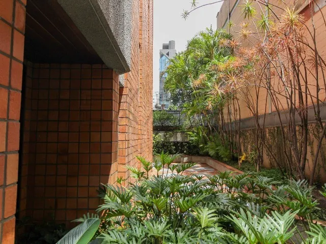 Imagem 9: Apartamento de Luxo à Venda ao lado do Fasano no Itaim Bibi - São Paulo-SP: Reformado