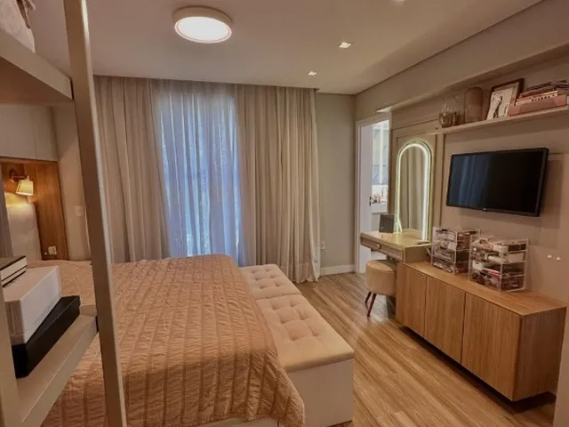 Imagem 2: Casa de Luxo com 3 Suítes e 4 Vagas na América, Joinville-SC: Oportunidade de