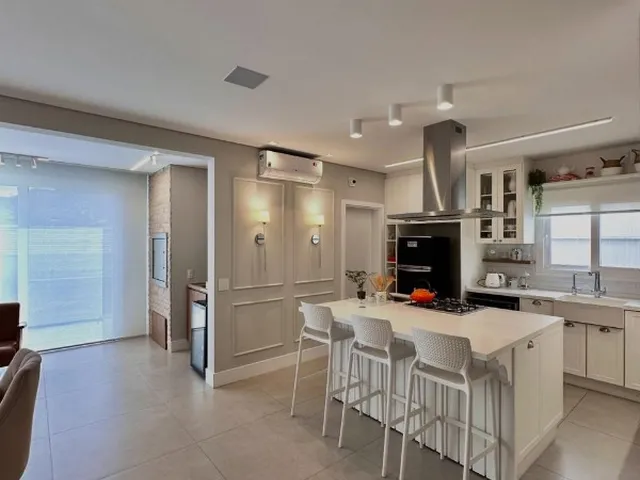 Imagem 12: Casa de Luxo com 3 Suítes e 4 Vagas na América, Joinville-SC: Oportunidade de
