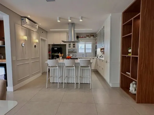 Imagem 15: Casa de Luxo com 3 Suítes e 4 Vagas na América, Joinville-SC: Oportunidade de